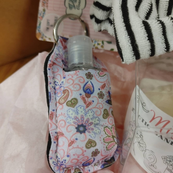 Lovely Lady Unique Facial Giftset - Picture 3 of 6